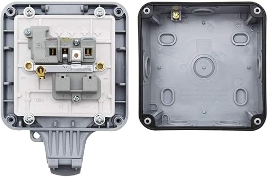 IP66 Waterproof Outdoor Single Socket – 13A UK Plug with Protective Cover