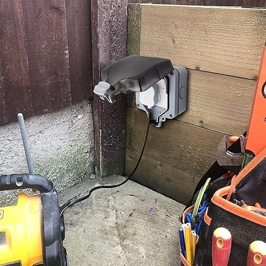 IP66 Waterproof Outdoor Single Socket – 13A UK Plug with Protective Cover